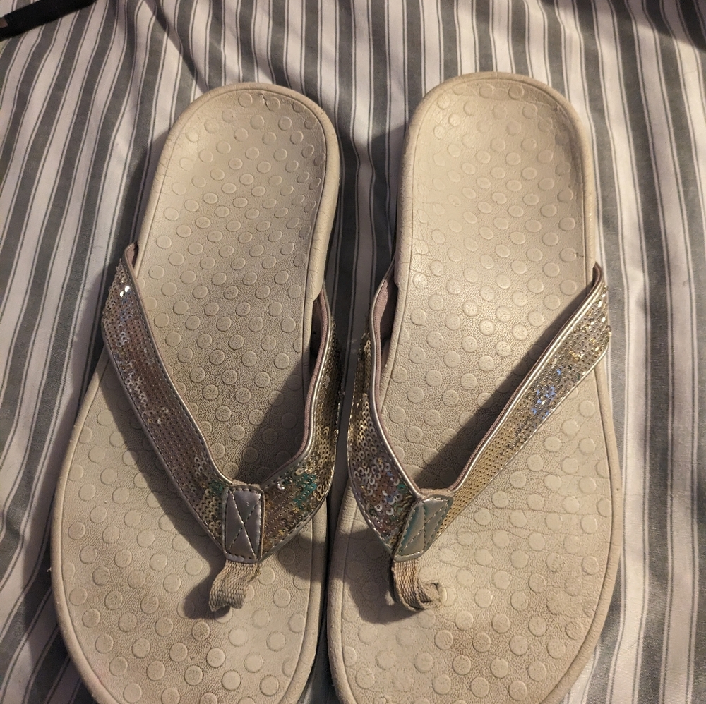 Vionic Size 10 Silver Sandals - image 2